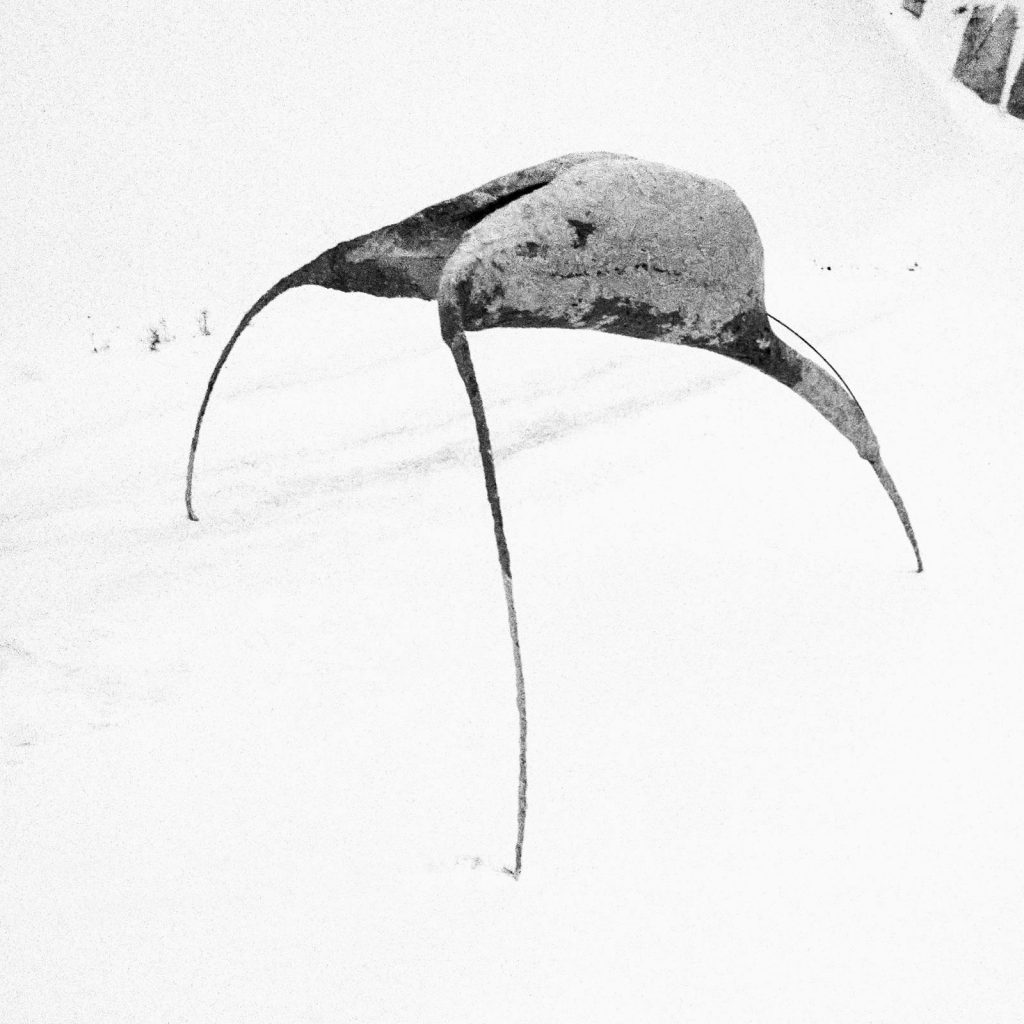 mixed material sculpture "monolith" (1999) by Andree Thielemann