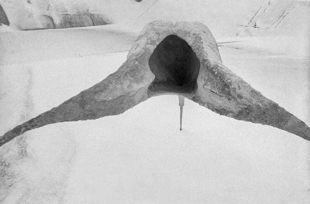 mixed material sculpture "monolith" (1999) by Andree Thielemann