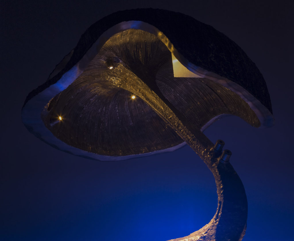 schutzschirm (2015) steel sculpture "schutzschirm" (2015) by Andree Thielemann